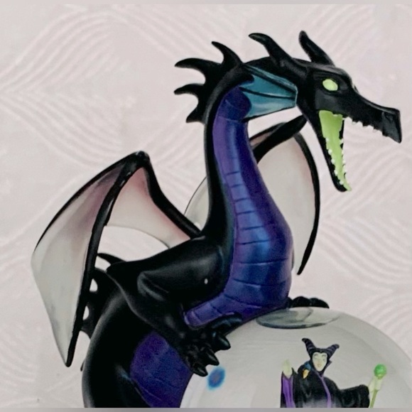 Disney Store Disney Villains Maleficent Dragon Musical Snow Globe - Picture 9 of 13